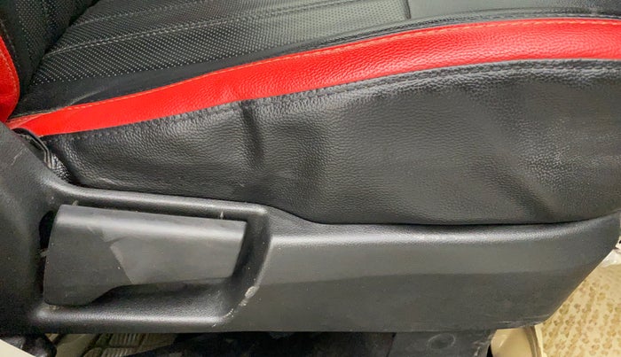 2019 Renault TRIBER RXT, Petrol, Manual, 20,393 km, Driver Side Adjustment Panel