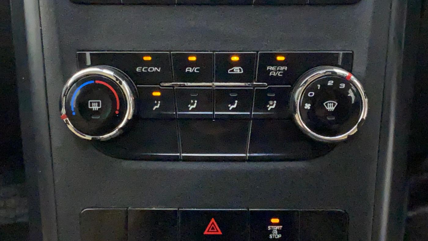 2019 Mahindra XUV500 W5, Diesel, Manual, 52,777 km, Automatic Climate Control
