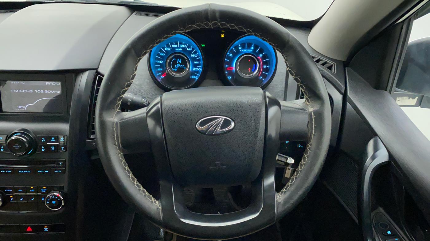 2019 Mahindra XUV500 W5, Diesel, Manual, 52,777 km, Steering Wheel Close Up