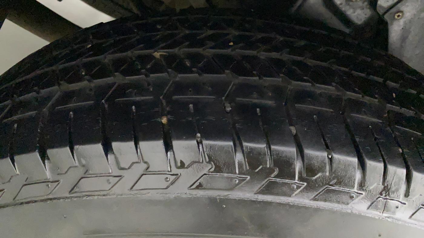 2019 Mahindra XUV500 W5, Diesel, Manual, 52,777 km, Right Rear Tyre Tread
