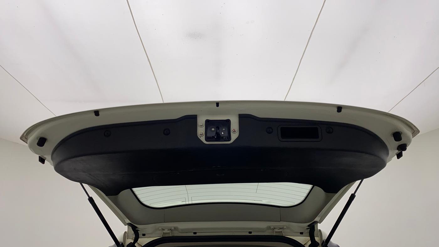 2019 Mahindra XUV500 W5, Diesel, Manual, 52,777 km, Boot Door Open