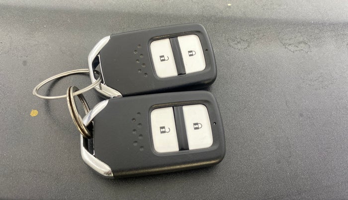 2021 Honda Jazz 1.2L I-VTEC VX CVT, Petrol, Automatic, 33,336 km, Key Close Up