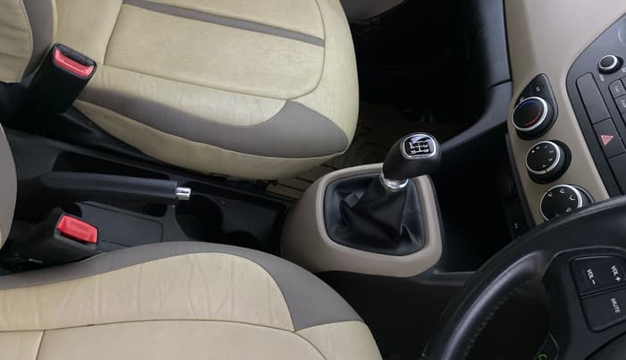 2016 Hyundai Grand i10 ASTA (O) 1.2 KAPPA VTVT, Petrol, Manual, 25,996 km, Gear Lever