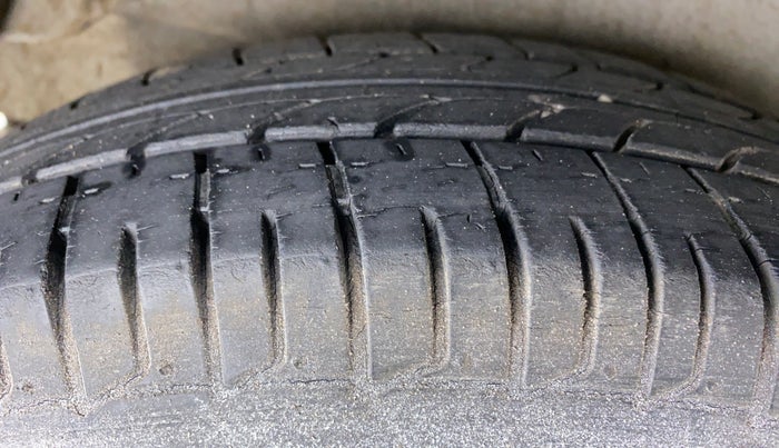 2014 Hyundai i10 MAGNA 1.1 IRDE2, Petrol, Manual, 35,790 km, Right Rear Tyre Tread