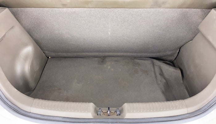 2014 Hyundai i10 MAGNA 1.1 IRDE2, Petrol, Manual, 35,790 km, Boot Inside