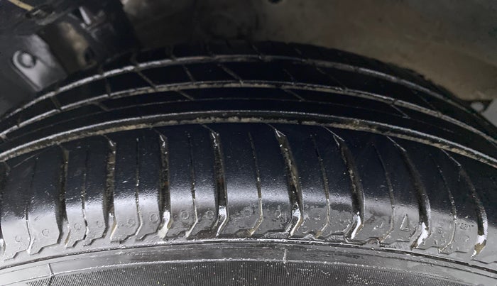 2018 Honda Jazz 1.2 V MT, Petrol, Manual, 35,099 km, Left Front Tyre Tread