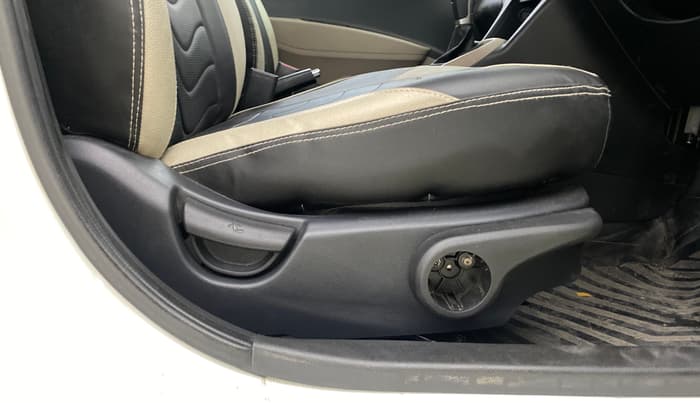 2016 Hyundai Grand i10 ASTA AT 1.2 KAPPA VTVT, Petrol, Automatic, 73,929 km, Driver Side Adjustment Panel