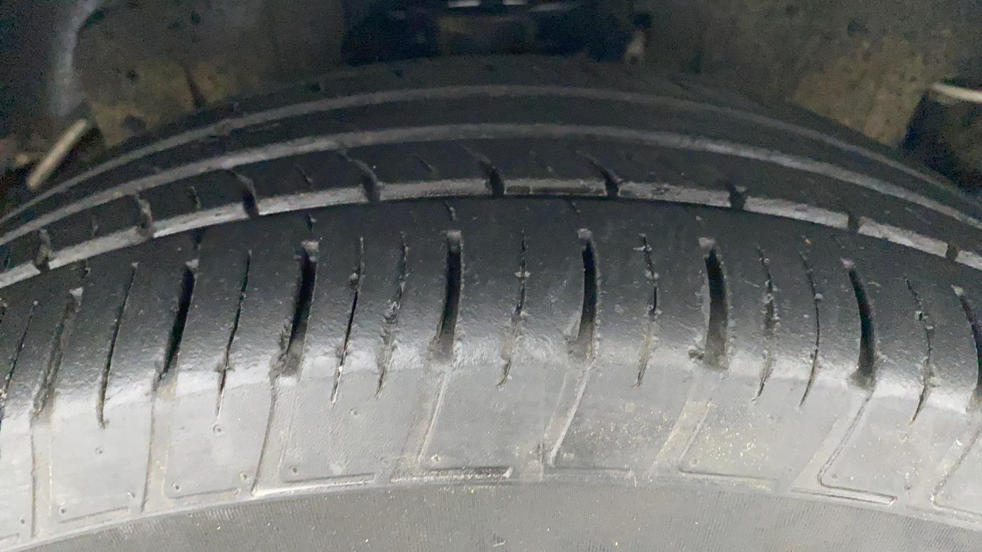 2020 Mahindra Scorpio S9, Diesel, Manual, 27,213 km, Right Front Tyre Tread