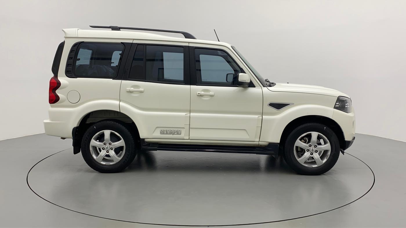 2020 Mahindra Scorpio S9, Diesel, Manual, 27,213 km, Right Side View
