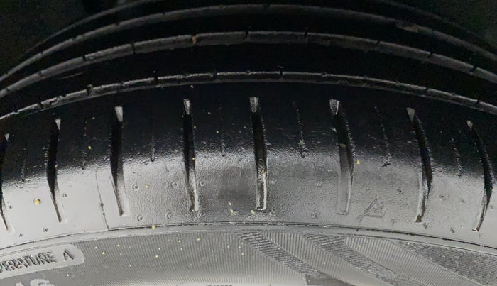 2021 Maruti Baleno ZETA PETROL 1.2, Petrol, Manual, 29,121 km, Right Rear Tyre Tread