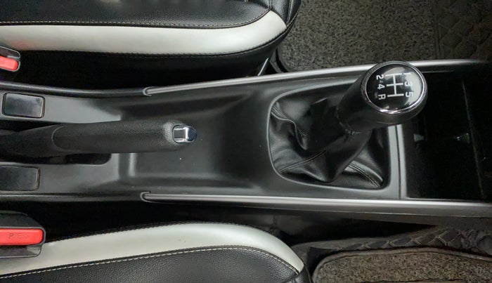 2021 Maruti Baleno ZETA PETROL 1.2, Petrol, Manual, 29,121 km, Gear Lever