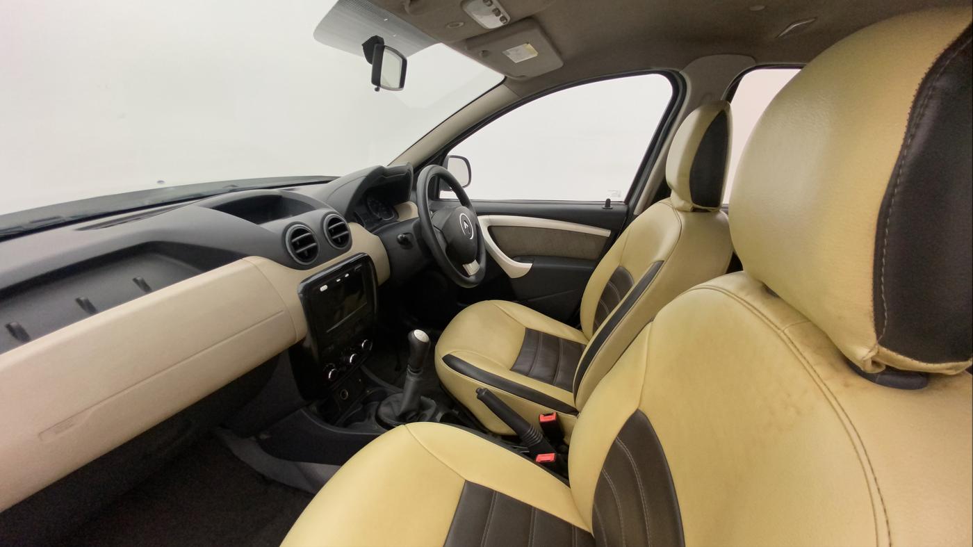 2013 Renault Duster 85 PS RXL DIESEL, Diesel, Manual, 88,754 km, Right Side Front Door Cabin