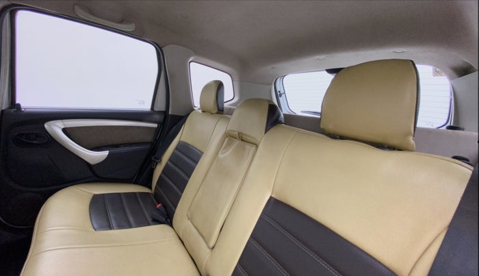 2013 Renault Duster 85 PS RXL DIESEL, Diesel, Manual, 88,754 km, Right Side Rear Door Cabin