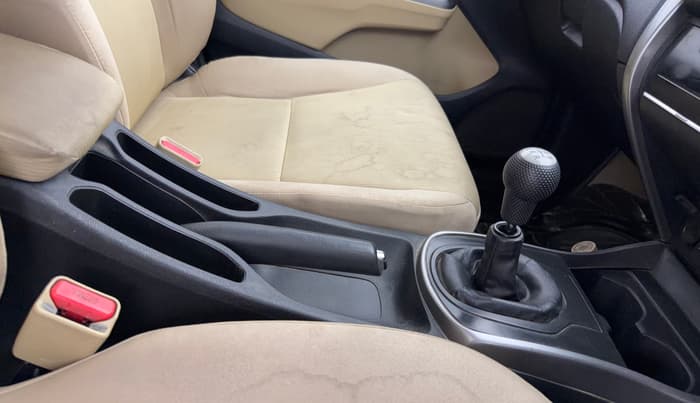 2015 Honda City 1.5L I-VTEC V MT, Petrol, Manual, 79,771 km, Gear Lever