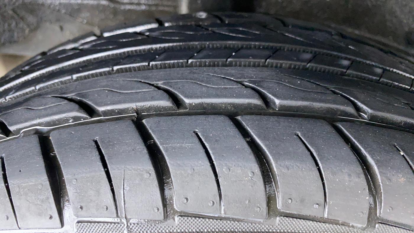 2011 Toyota Etios G, Petrol, Manual, 81,055 km, Right Rear Tyre Tread