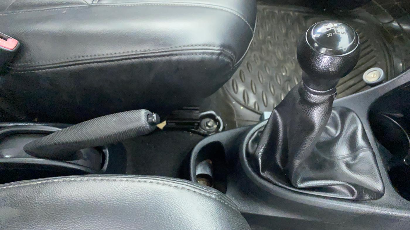 2011 Toyota Etios G, Petrol, Manual, 81,055 km, Gear Lever