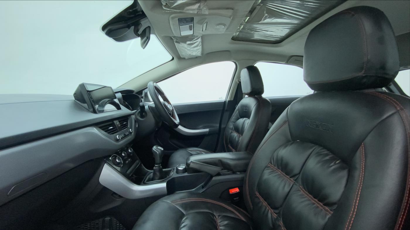 2020 Tata NEXON XM SUNROOF DIESEL, Diesel, Manual, 93,639 km, Right Side Front Door Cabin