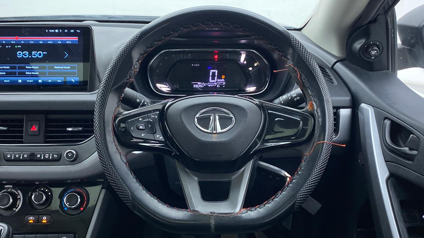 2020 Tata NEXON XM SUNROOF DIESEL, Diesel, Manual, 93,639 km, Steering Wheel Close Up