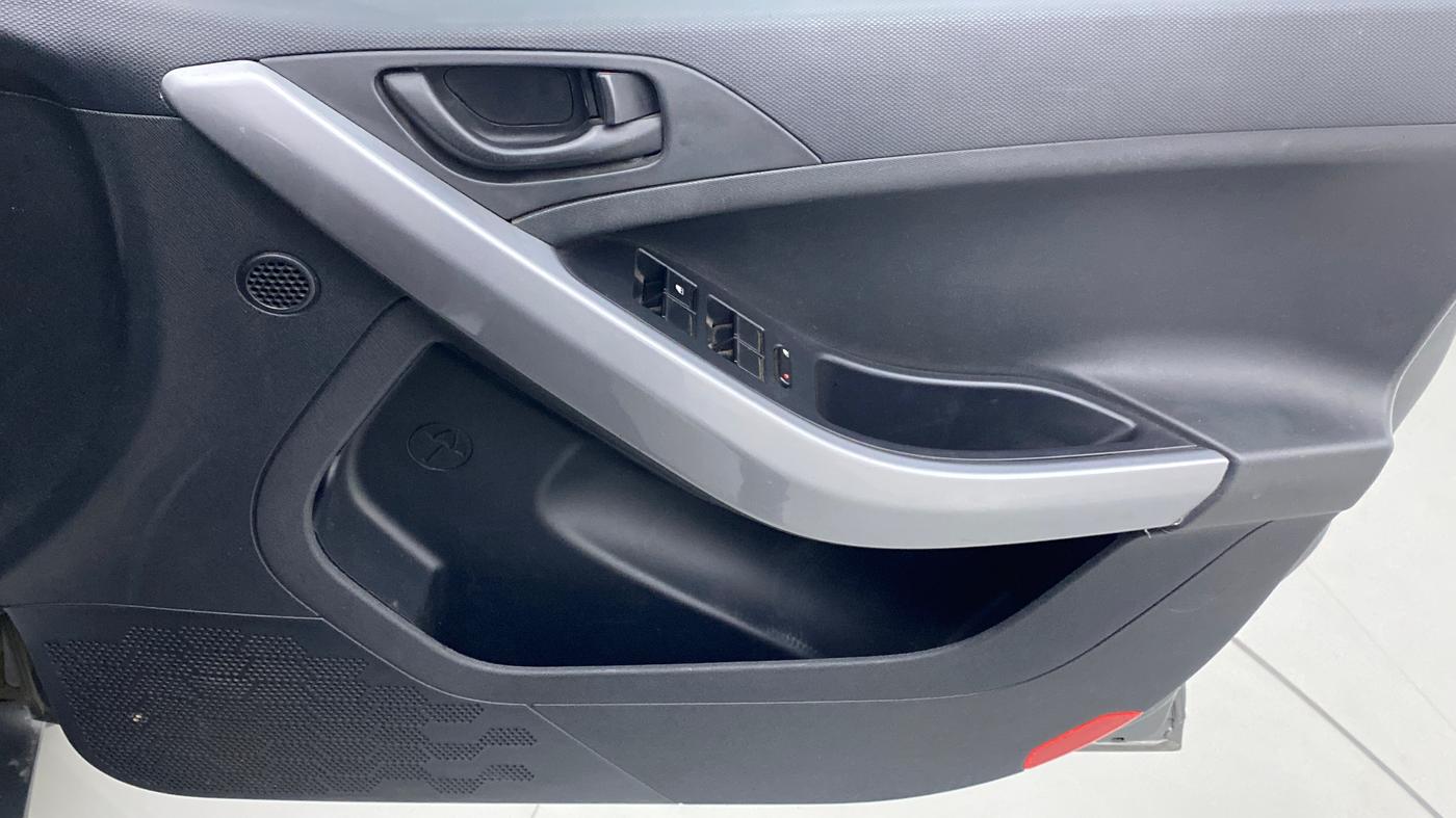 2020 Tata NEXON XM SUNROOF DIESEL, Diesel, Manual, 93,639 km, Driver Side Door Panels Control