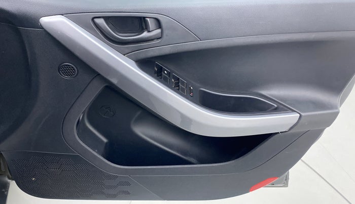 2020 Tata NEXON XM SUNROOF DIESEL, Diesel, Manual, 93,639 km, Driver Side Door Panels Control