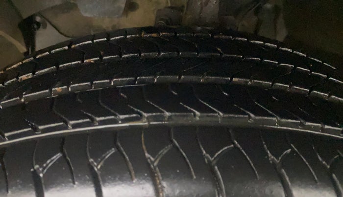 2015 Renault Duster 85 PS RXL DIESEL, Diesel, Manual, 74,695 km, Left Front Tyre Tread