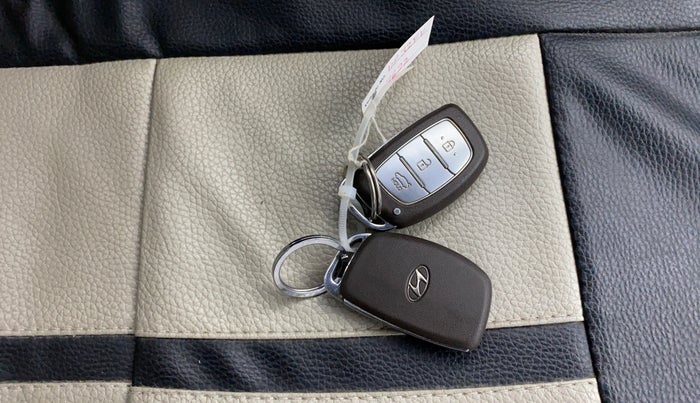 2014 Hyundai Grand i10 ASTA 1.2 KAPPA VTVT, Petrol, Manual, 42,316 km, Key Close Up