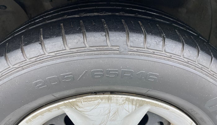 2015 Hyundai Creta 1.6 S, Petrol, Manual, 61,424 km, Left Front Tyre Tread