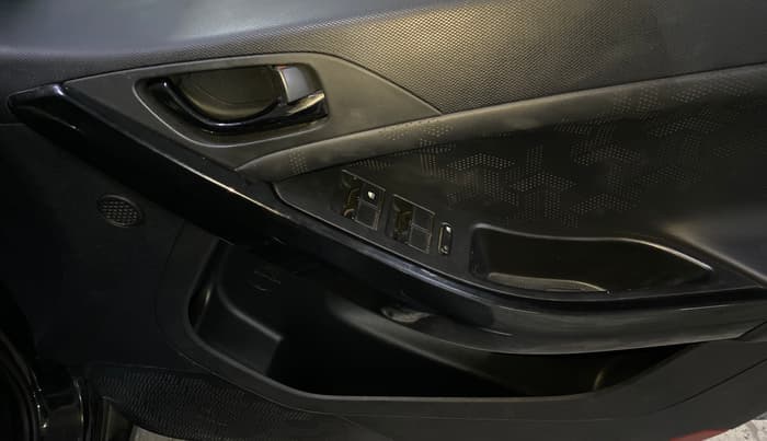 2022 Tata NEXON XZ PLUS (O) DIESEL DARK EDITION, Diesel, Manual, 61,670 km, Driver Side Door Panels Control