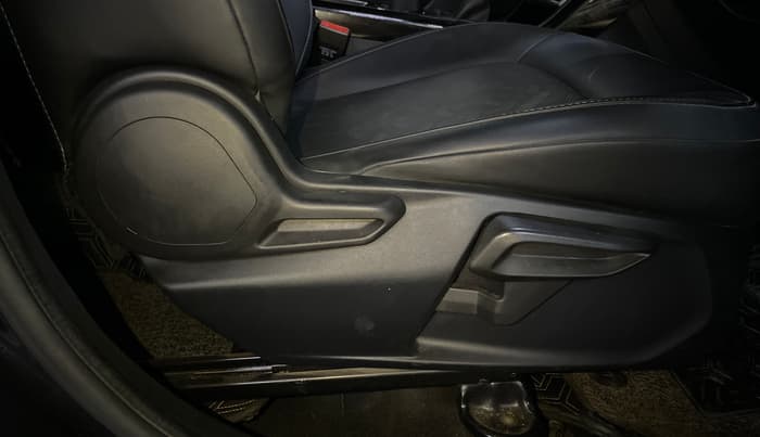2022 Tata NEXON XZ PLUS (O) DIESEL DARK EDITION, Diesel, Manual, 61,670 km, Driver Side Adjustment Panel