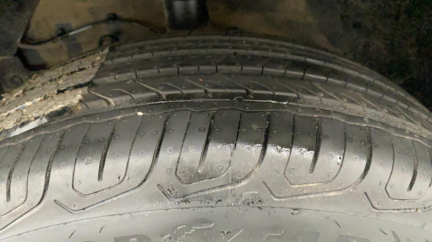 2018 Maruti Vitara Brezza VDI, Diesel, Manual, 66,135 km, Left Front Tyre Tread