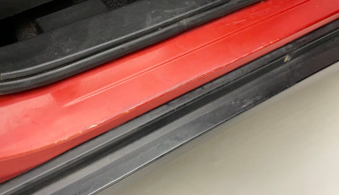 2018 Maruti Vitara Brezza VDI, Diesel, Manual, 66,135 km, Right running board - Minor scratches