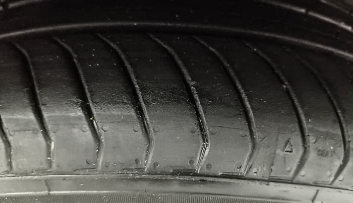 2022 MG HECTOR PLUS SHARP 2.0 DIESEL TURBO MT 6-STR, Diesel, Manual, 72,032 km, Left Front Tyre Tread