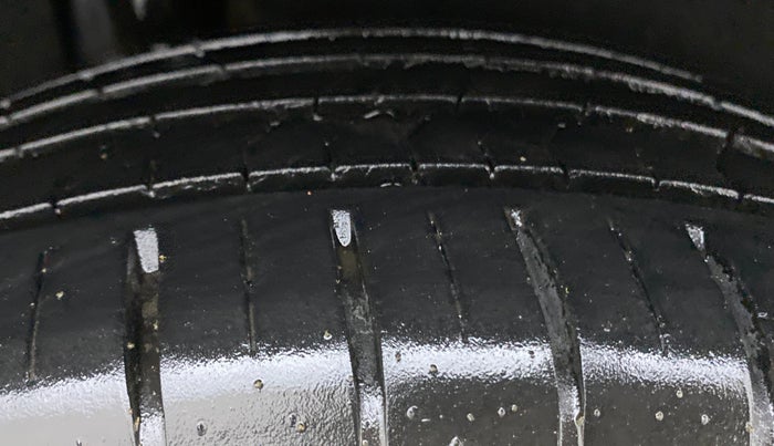 2019 Maruti Baleno ALPHA PETROL 1.2, Petrol, Manual, 28,396 km, Right Rear Tyre Tread