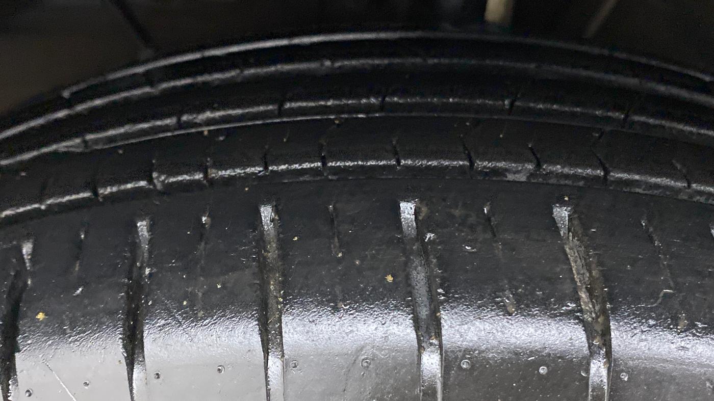 2019 Maruti Baleno ALPHA PETROL 1.2, Petrol, Manual, 28,396 km, Left Front Tyre Tread