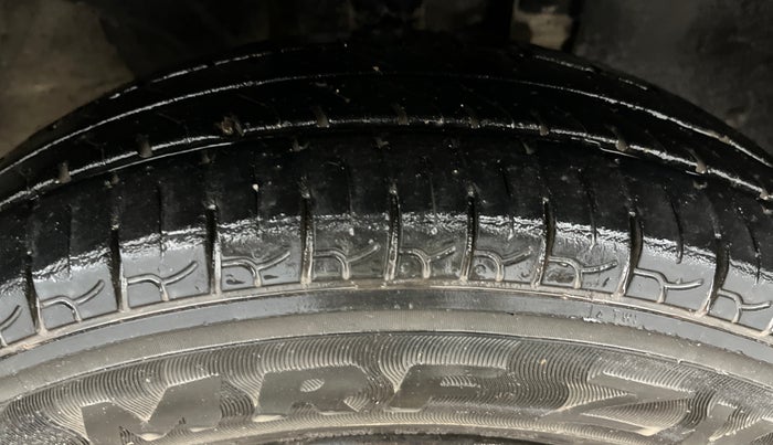 2016 Renault Kwid RXT 1.0, Petrol, Manual, 60,116 km, Right Front Tyre Tread