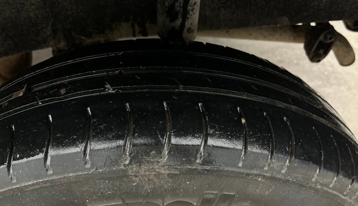 2016 Renault Kwid RXT 1.0, Petrol, Manual, 60,116 km, Left Rear Tyre Tread