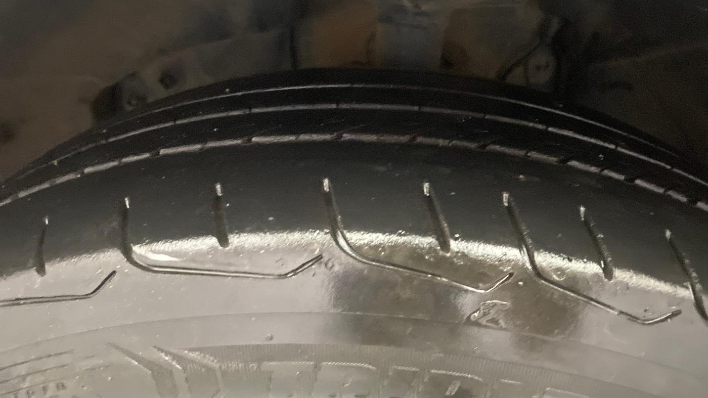 2019 Nissan Kicks XV 1.5, Petrol, Manual, 47,427 km, Left Front Tyre Tread
