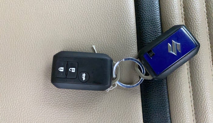 2023 Maruti Dzire ZXI, Petrol, Manual, 46,519 km, Key Close Up