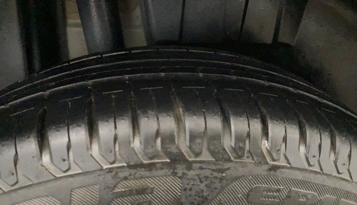 2023 Maruti Dzire ZXI, Petrol, Manual, 46,519 km, Right Rear Tyre Tread