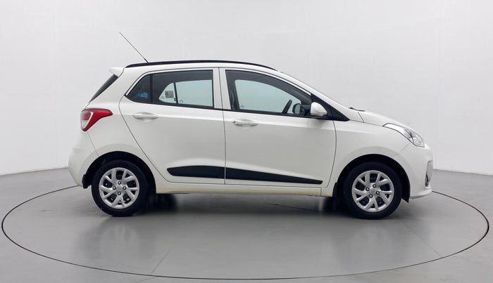 2018 Hyundai Grand i10 SPORTZ O 1.2, Petrol, Manual, 23,976 km, Right Side View
