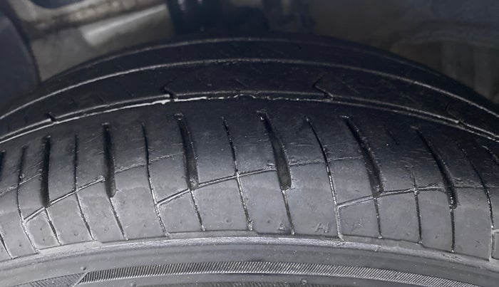 2018 Hyundai Grand i10 SPORTZ O 1.2, Petrol, Manual, 23,976 km, Left Front Tyre Tread