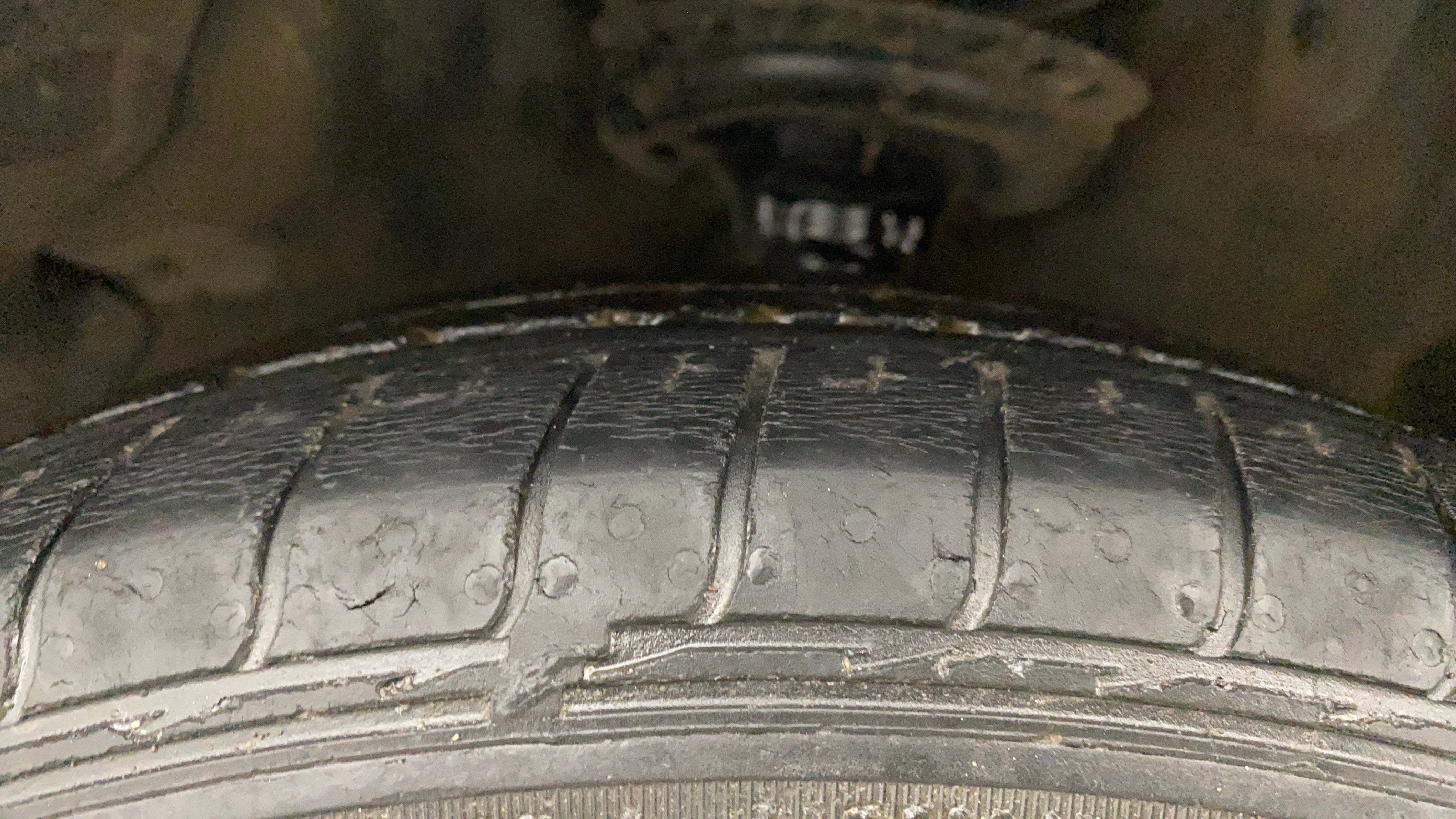 camera-Left-Front-Tyre-Tread