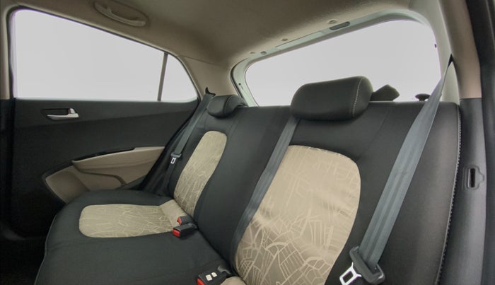 2015 Hyundai Grand i10 ASTA 1.2 (O) VTVT, Petrol, Manual, 90,904 km, Right Side Rear Door Cabin