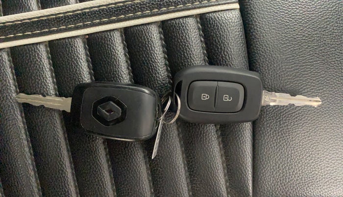 2019 Renault TRIBER RXT, Petrol, Manual, 31,668 km, Key Close Up