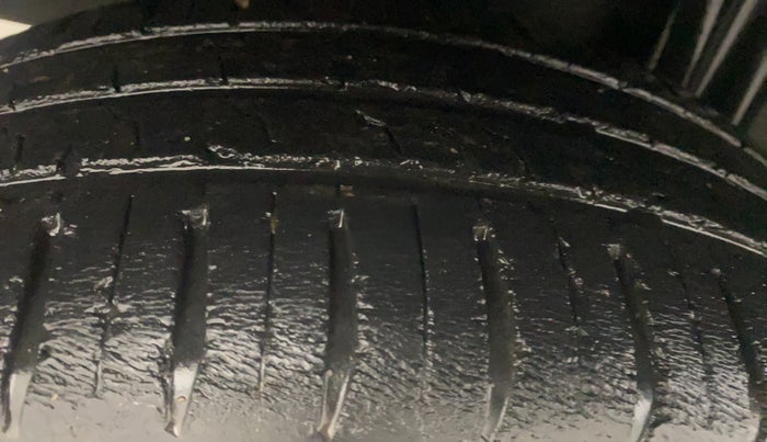 2019 Renault TRIBER RXT, Petrol, Manual, 31,668 km, Right Rear Tyre Tread