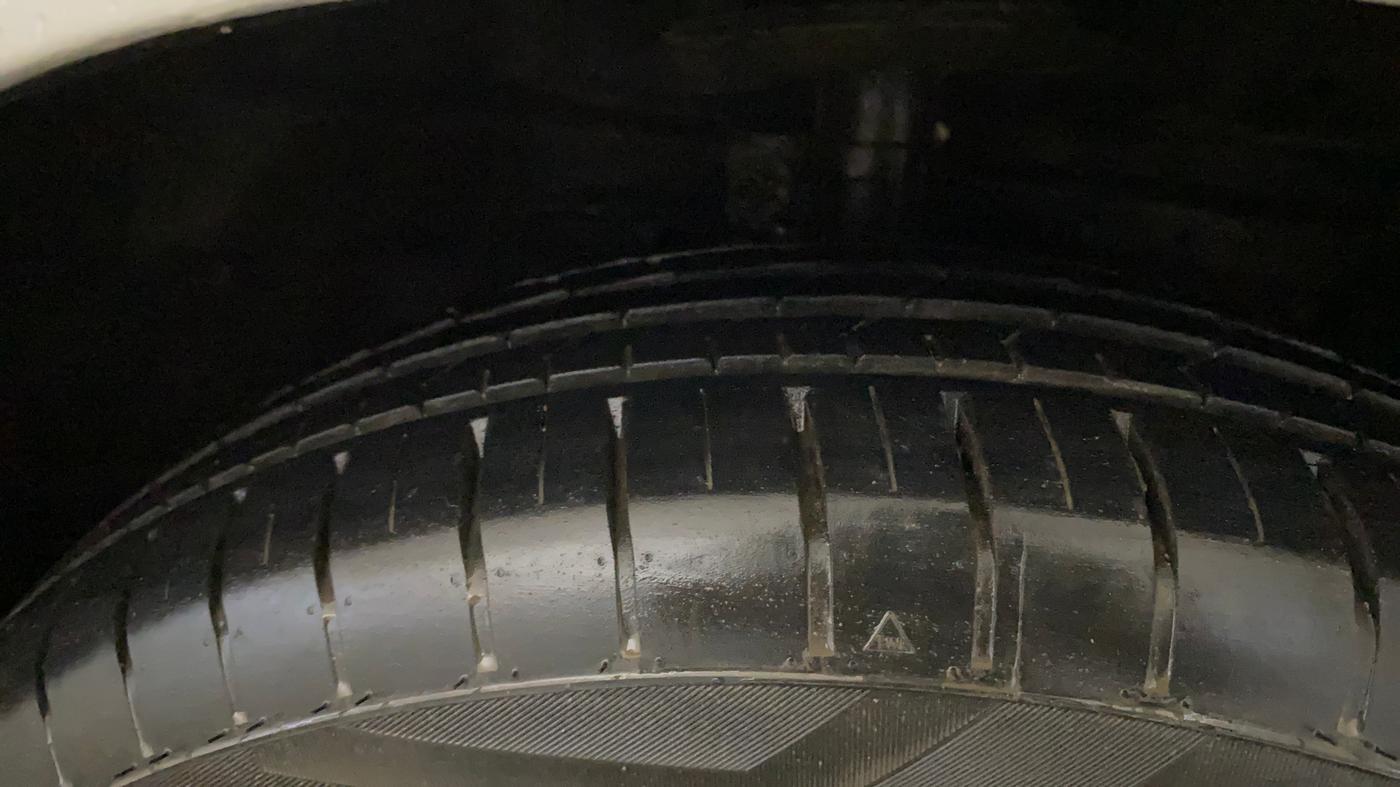 2015 Maruti Ertiga VXI, Petrol, Manual, 54,774 km, Right Front Tyre Tread