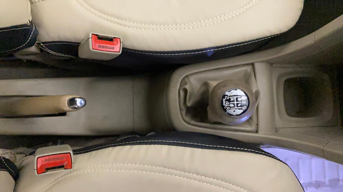 2015 Maruti Ertiga VXI, Petrol, Manual, 54,774 km, Gear Lever