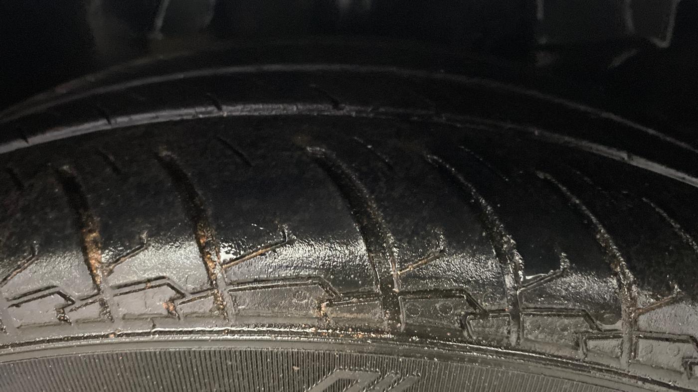 2018 Tata TIGOR XZA PETROL, Petrol, Automatic, 1,03,546 km, Right Front Tyre Tread