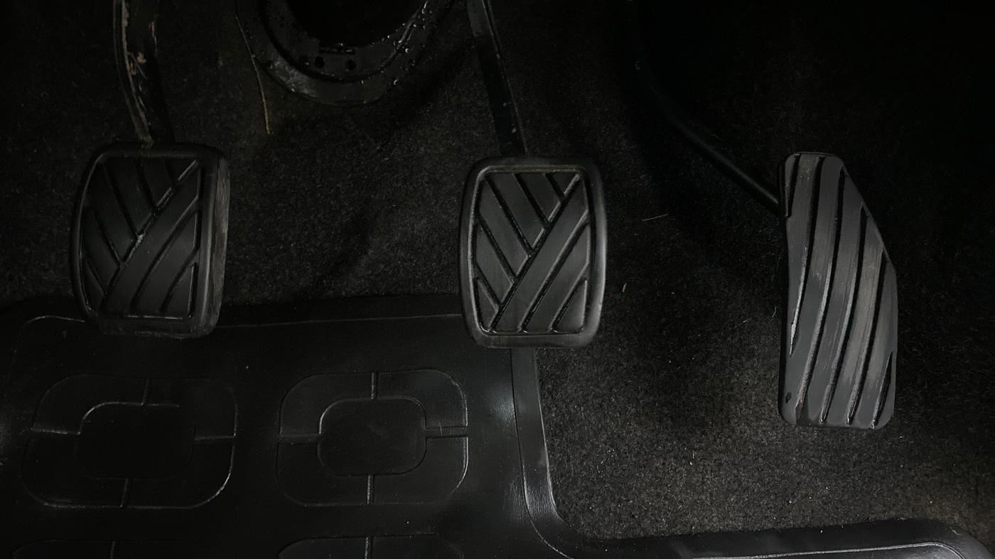 2015 Maruti Wagon R 1.0 VXI, Petrol, Manual, 55,970 km, Pedals