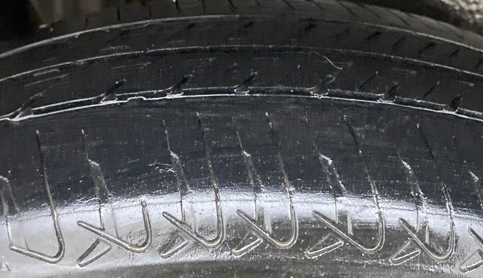 2015 Maruti Wagon R 1.0 VXI, Petrol, Manual, 55,970 km, Right Rear Tyre Tread